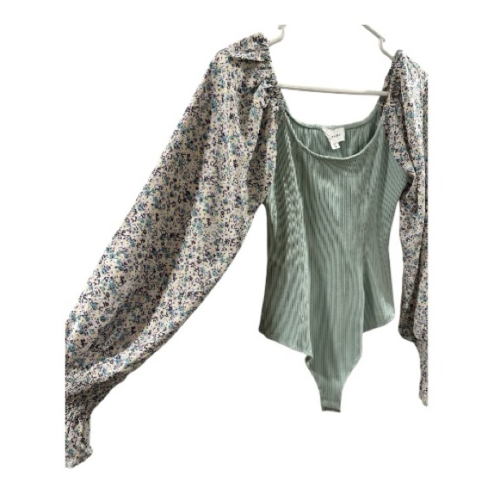 Heyson Ribbed Floral Sleeve Bodysuit Size S - Picture 2 of 5